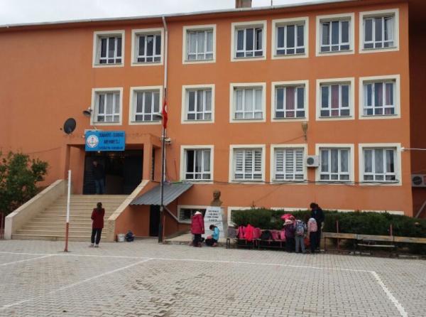 Mehmetli Şehit Baykal Küçükgöçen Ortaokulu Fotoğrafı